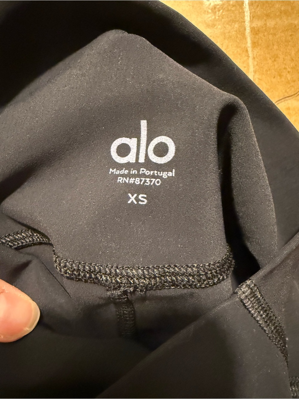 Alo Black High-Waist Ripped Warrior legging size XS - Picture 2 of 6